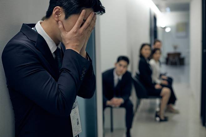 남들 앞에서 관찰, 평가당할 때 누구나 떨리고 긴장된다. 그런데 긴장감이 과도해 면접이나 발표에 공포 수준의 불안을 느낀다면, 치료적 도움이 필요할 수 있다. 게티이미지뱅크