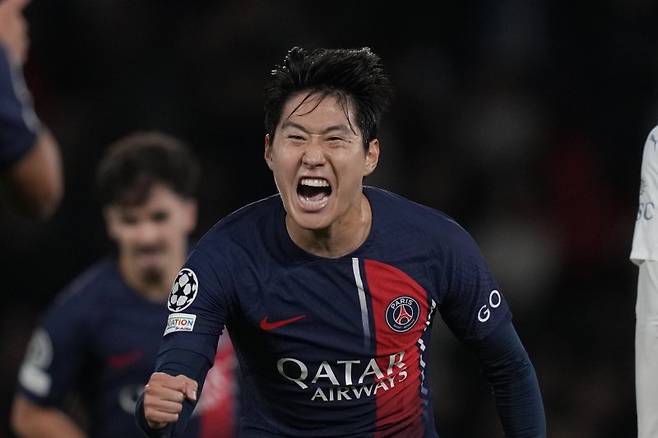 [파리=AP/뉴시스] 파리 생제르맹(PSG)의 이강인이 리그앙 첫 번째 도움을 기록했다. 팀은 3-2로 승리했다.