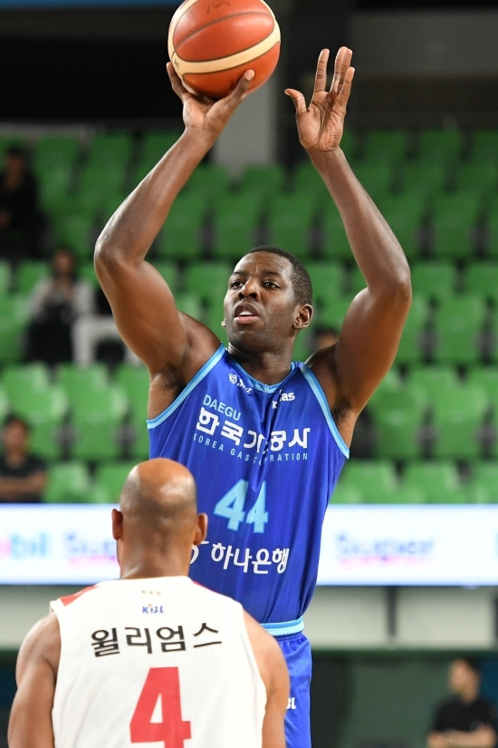 1라운드 최대 이변이 발생했다. 사진=KBL 제공