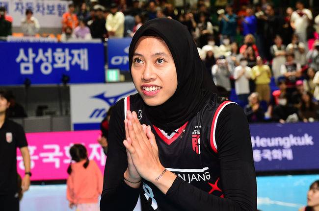 정관장 메가가 승리 후 팬들에게 인사하고 있다. /KOVO 제공