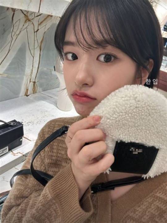 사진출처: 안유진 SNS