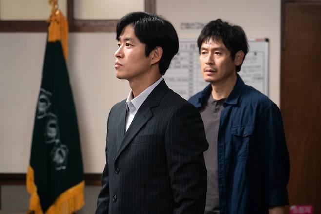 '소년들'에서 불꽃 튀는 신경전을 펼치는 최우성(유준상)과 황준철(설경구). 사진제공=CJ ENM