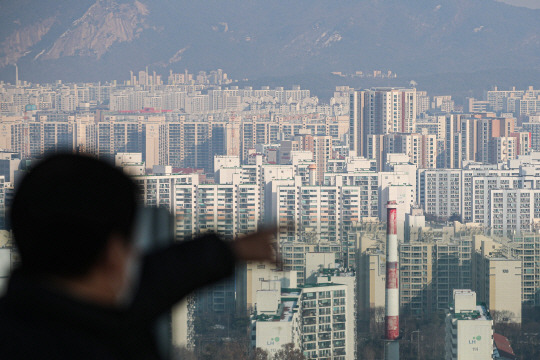 서울 강북구 북서울꿈의숲 전망대에서 바라본 강북지역 아파트단지 모습. 뉴시스