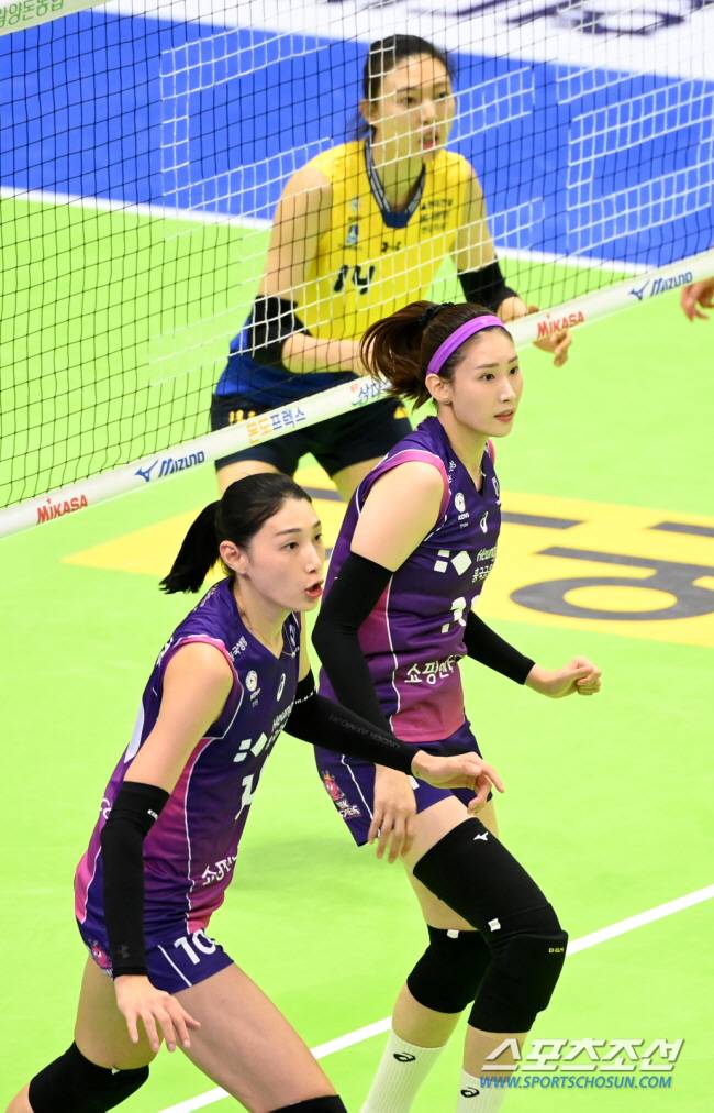 도쿄올림픽 4강을 이끌었던 김연경과 김수지, 양효진. 올해도 흥국생명과 현대건설을 이끌고 있다. 스포츠조선DB