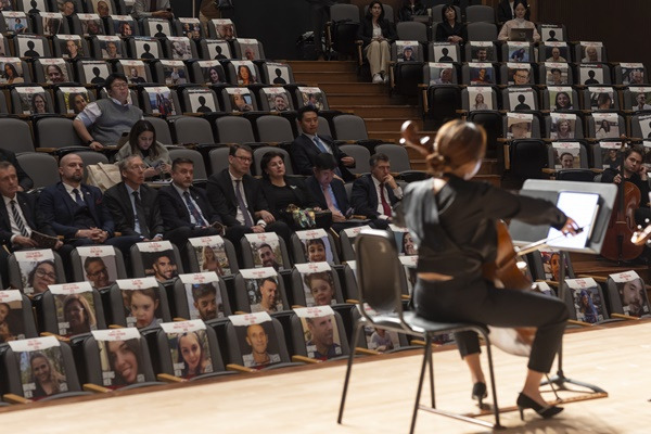 1일 오전 서울 관악구 서울대학교 예술관 콘서트홀에서 ‘사라진 이들을 위한 음악회(Concert of the Missing)’가 진행됐다. 연합뉴스