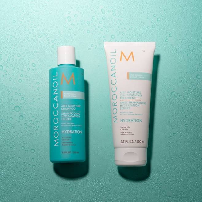 '에어리 모이스처 샴푸 250ml (좌)' & '에어리 모이스처 컨디셔닝 트리트먼트 200ml(우)'/사진제공=모로칸오일