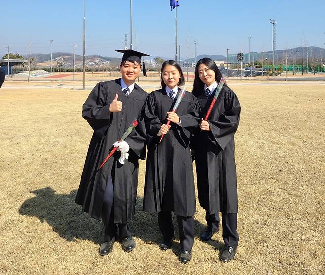 ‘마약 범죄의 대한 공간적 영향요인 분석’ 논문에 참여한 (왼쪽부터) 공정배 서울 성동경찰서 경위, 김민정 안양만안경찰서 경위, 유현우 서울경찰청 경위.