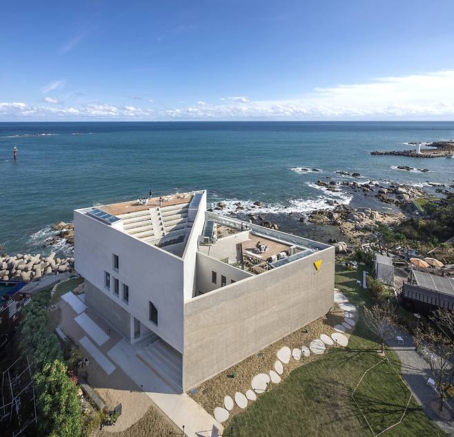 ‘투트라이앵글’ [건축사진작가 윤준환]