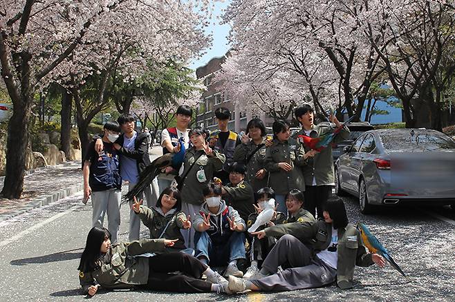 대경대학교 동물사육복지과 재학생들. 대경대학교 제공