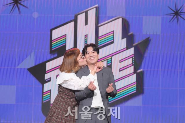 개그맨 조수연이 1일 오후 서울 영등포구 KBS별관에서 진행된 KBS2 예능프로그램 ‘개그콘서트’ 제작발표회에서 포즈를 취하고 있다. 김규빈 기자