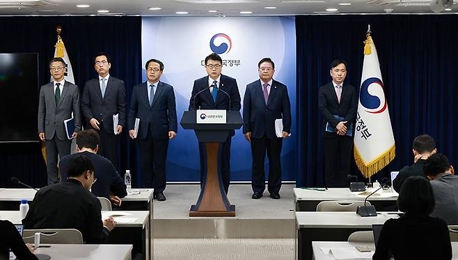 장상윤 교육부 차관이 지난달 31일 정부서울청사에서 ‘교육발전특구 추진계획 시안’을 발표하고 있다. (사진=교육부)