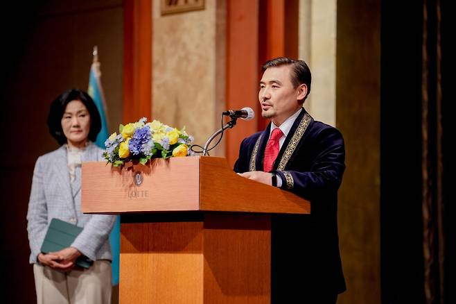 Kazakhstan Ambassador to Korea Nurgali Arystanov delivers remarks at an official reception celebrating Kazakhstan's Republic Day on Oct. 25 at Lotte Hotel in Jung-gu, Seoul. (Kazakh Embassy in Seoul)