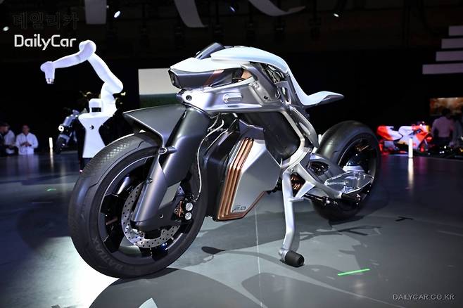 야마하 모터로이드2 (MOTOROiD2)(2023 재팬모빌리티쇼)