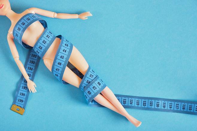 극단적 식이제한은 뇌까지 망가뜨린다. 섭식장애가 의심된다면 전문적인 진료를 받아볼 필요가 있다. /게티이미지뱅크