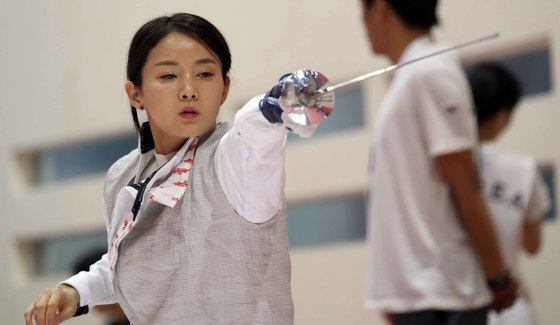 여자 펜싱 국가 대표팀 남현희가 17일 인도네시아 자카르타 GBK 아레나에서 훈련을 하고 있다. 2018.8.17/사진=뉴스1