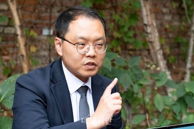 내년 총선에서 국민의힘 소속으로 서울 중·성동갑 지역에 출마를 준비하고 있는 권오현 국민의힘 법률위원회 부위원장이 지난 1일 오후 서울 성동구의 한 카페에서 데일리안과 인터뷰를 하고 있다. ⓒ데일리안 홍금표 기자