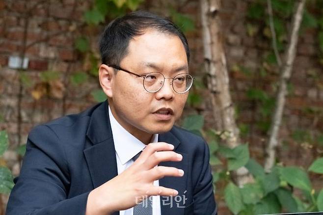 내년 총선에서 국민의힘 소속으로 서울 중·성동갑 지역에 출마를 준비하고 있는 권오현 국민의힘 법률위원회 부위원장이 지난 1일 오후 서울 성동구의 한 카페에서 데일리안과 인터뷰를 하고 있다. ⓒ데일리안 홍금표 기자