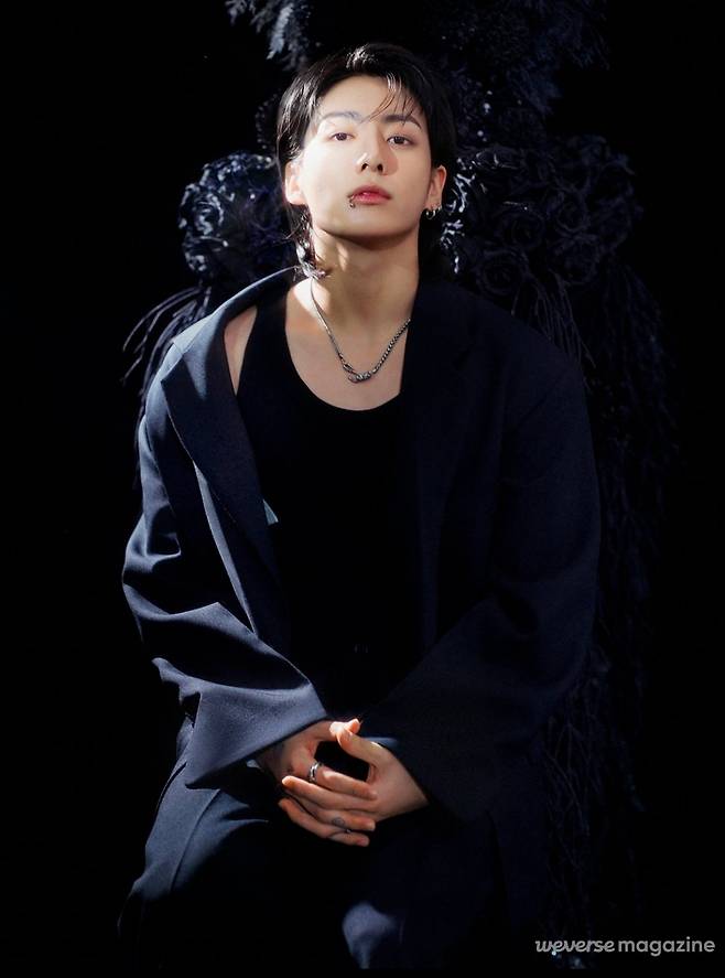 방탄소년단 정국, 美빌보드 글로벌 차트 '톱10' 3곡 진입..亞가수 최초·유일