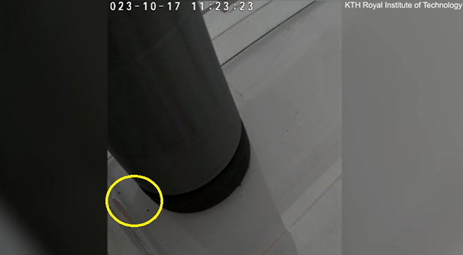 빈대가 좋아하는 이산화탄소를 자동으로 방출해 침대나 이불에 숨은 빈대를 유인한다.  [사진=스웨덴 KTH 왕립공과대]