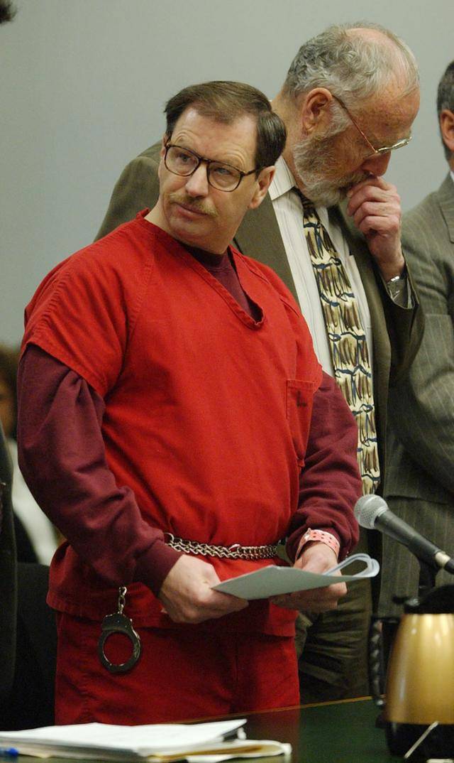 미국 연쇄살인범 게리 리지웨이의 모습. 48명을 살해한 리지웨이는 수사에 협조하고 실종자 정보를 제공하는 조건으로 검찰과 플리바게닝을 했고, 그 결과 사형 대신 가석방 없는 종신형 선고를 받았다. 시애틀=로이터