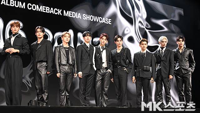 제로베이스원이 돌아왔다. 사진=천정환 기자