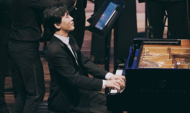 피아니스트 손민수가 연주에 열중하고 있는 모습. 포항음악제 제공