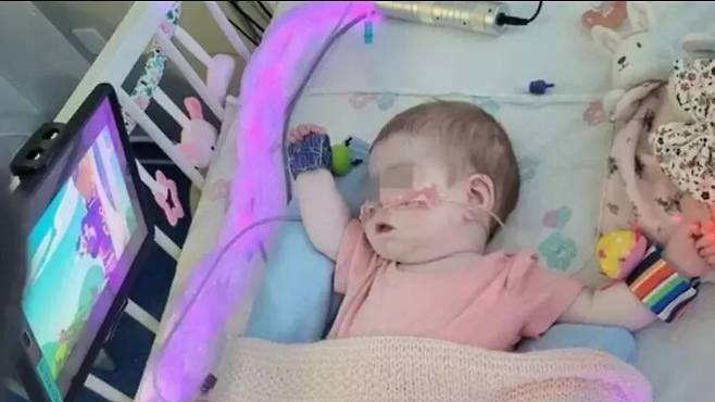 희소병 앓는 영국 아기 인디 그레고리 [이탈리아 일간지 라 레푸블리카 엑스(X) 캡처. 재판매 및 DB 금지]