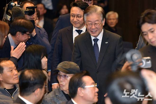 8일 서울 여의도 중소기업중앙회에서 열린 김대중 탄생 100주년 기념사업 추진위원회 출범식에 더불어민주당 이재명 대표가 참석하고 있다. 윤창원 기자