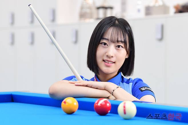 프로당구 선수 장가연이 스포츠한국과의 인터뷰에서 포즈를 취하고 있다. ⓒ이혜영 기자 lhy@hankooki.com