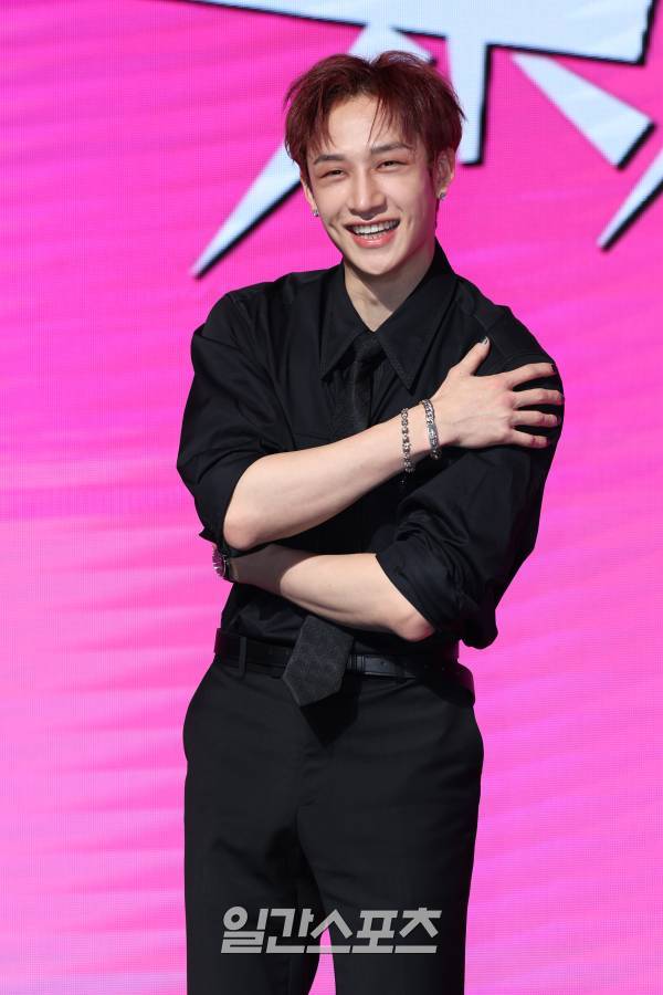 스트레이 키즈 방찬이 10일 오전 서울 영등포구 콘래드 서울에서 열린 미니 앨범 '樂-STAR' 발매 기념 기자간담회에 참석해 포즈를 취하고 있다. 타이틀곡 '락(樂)'은 살면서 희로애락의 감정을 느끼게 되지만 마지막으로 선택하는 감정은 '락'이었으면 좋겠다는 의미를 담았다. 서병수 기자 qudtn@edaily.co.kr /2023.11.10/