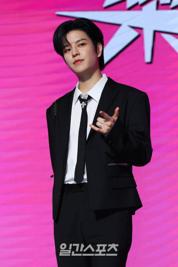 스트레이 키즈 승민이 10일 오전 서울 영등포구 콘래드 서울에서 열린 미니 앨범 '樂-STAR' 발매 기념 기자간담회에 참석해 포즈를 취하고 있다. 타이틀곡 '락(樂)'은 살면서 희로애락의 감정을 느끼게 되지만 마지막으로 선택하는 감정은 '락'이었으면 좋겠다는 의미를 담았다. 서병수 기자 qudtn@edaily.co.kr /2023.11.10/