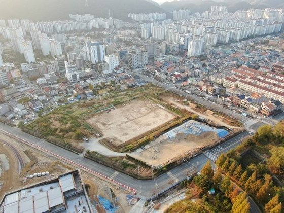 경남 김해시 삼계동에 위치한 옛 김해백병원부지. 이번 달 초 촬영된 사진이다. 사진 김해시