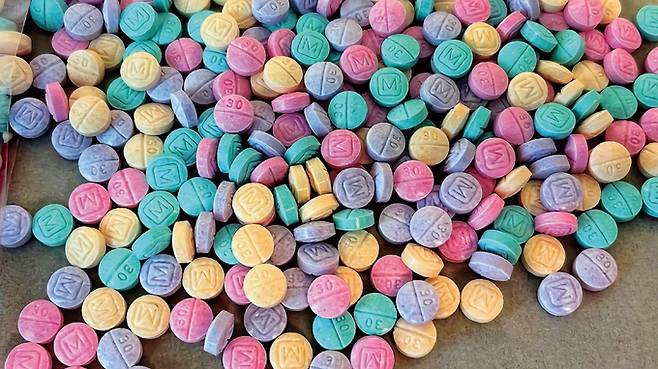 불법으로 제조한 펜타닐 알약.&nbsp;히포크라테스 제공