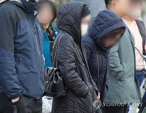 추위 속 출근길 [연합뉴스 자료사진]