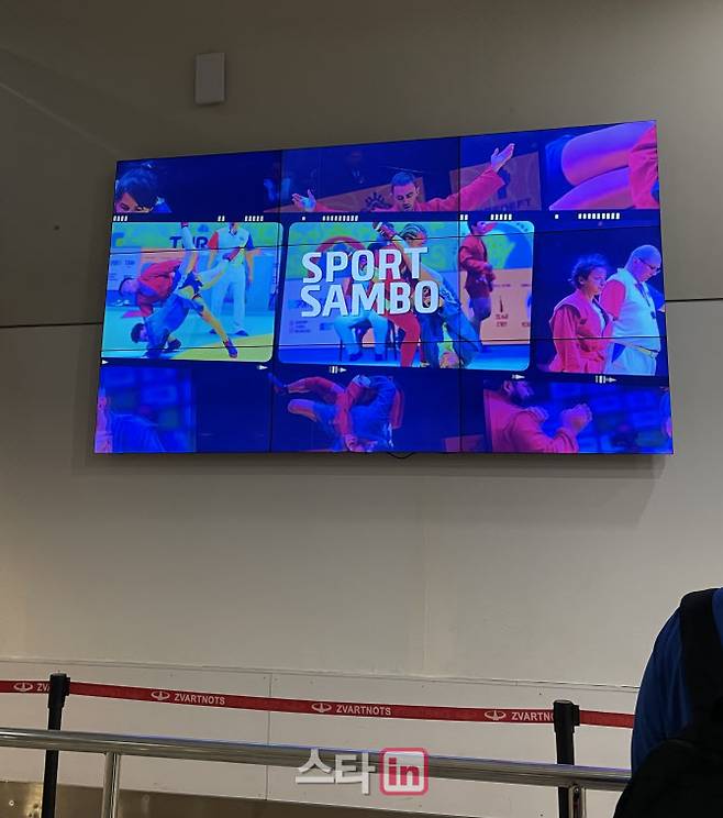 아르메니아 예레반 공항에 도착하자 영상 홍보물이 끊임 없이 재생됐다.