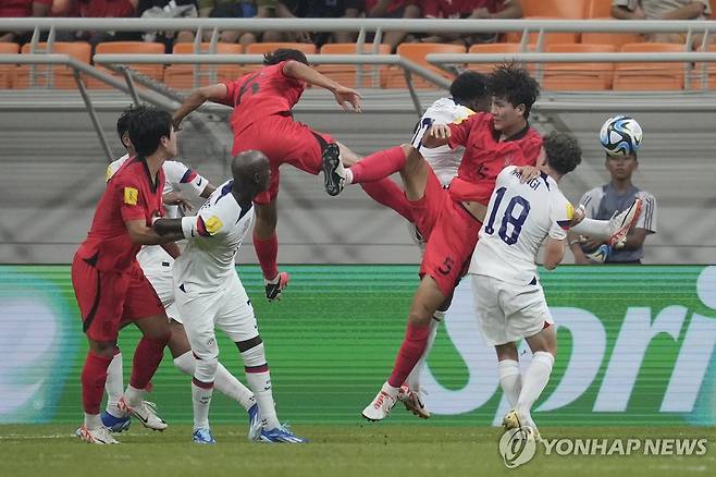 한국과 미국의 경기 모습.  [AP=연합뉴스]