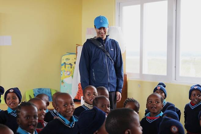 조인성, 탄자니아 아이들 위해 아름다운예술인상 상금 기부