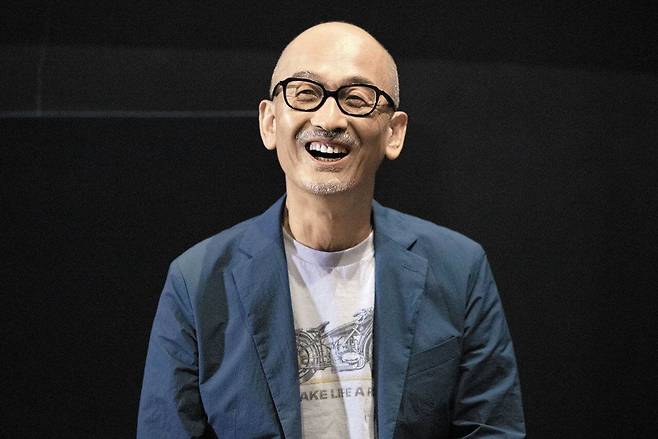 강원도 춘천 메가박스 영화관에서 지난 9일 만난 이준익 감독은 "영화에 몰입하는 순간에만 무언가에 쫓기는 듯한 불안과 초조를 잊는다"며 "앞으로도 끊임없이 영화를 구상하고 만들겠다"고 말했다. /춘천영화제