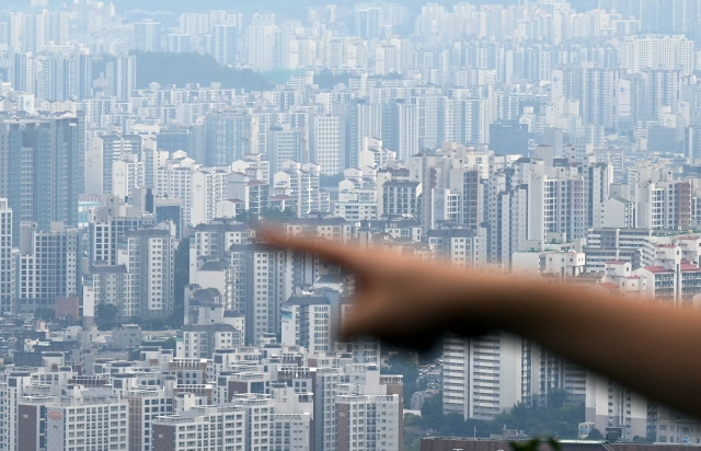 서울 남산에서 바라본 아파트 단지 모습. 이한형 기자