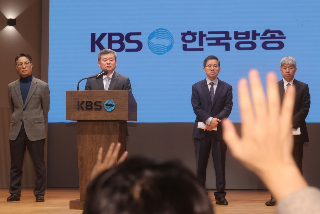 ▲박민 KBS 사장이 14일 서울 여의도 KBS아트홀에서 열린 대국민 기자회견에서 취재진의 질문을 받고 있다. ⓒ연합뉴스