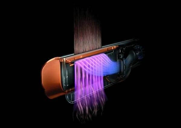 ‘에어스트레이트 스트레이트너’는 유리구슬 서미스터가 탑재돼 바람의 온도를 초당 최대 16회 조절하고, 과도한 열 손상을 방지해 준다. (사진=다이슨)