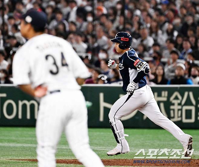 17일 일본 도쿄돔에서 열린 2023 아시아 프로야구 챔피언십(APBC) 한국과 일본의 경기. 9회초 2사 대타 김휘집이 솔로포를 날린 뒤 환호하고 있다. 도쿄(일본)=박재만 기자pjm@sportschosun.com/2023.11.17/