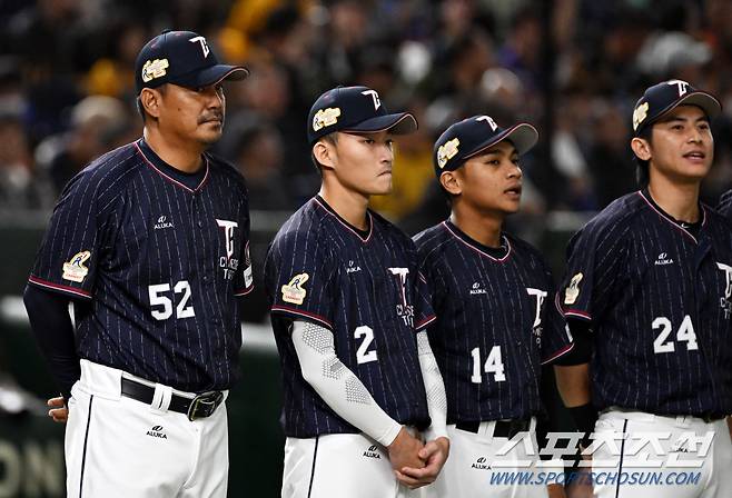 18일 일본 도쿄돔에서 열린 2023 아시아 프로야구 챔피언십(APBC) 한국과 대만의 경기. 천진펑 감독이 경기를 준비하고 있다. 도쿄(일본)=박재만 기자pjm@sportschosun.com/2023.11.18/