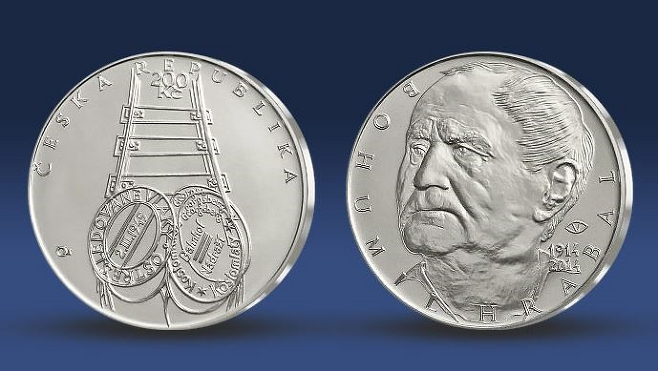 체코 국민작가 보후밀 흐라발을 기리는 은(銀) 기념주화. 그의 작품엔 기차가 자주 등장하는데 그래서인지 동전에도 기찻길이 새겨져 있습니다. [Národní Pokladnice]