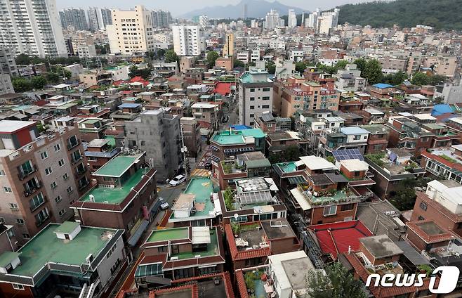 서울 강북구 번동 모아타운 1호 시범구역에 저층 주택이 빼곡하게 들어서 있다. 2023.7.31/뉴스1 ⓒ News1 장수영 기자
