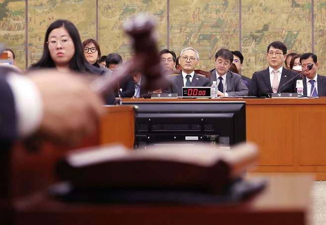 20일 국회에서 문화체육관광위원회 전체회의가 열리고 있다. [이미지출처=연합뉴스]