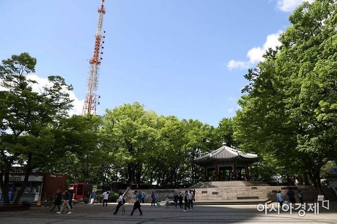 비가 그친 29일 서울 남산에서 바라본 도심 풍경이 선명하다. 이날 미세먼지 농도는 전 권역이 ‘좋음’ 수준을 보였다. /문호남 기자 munonam@