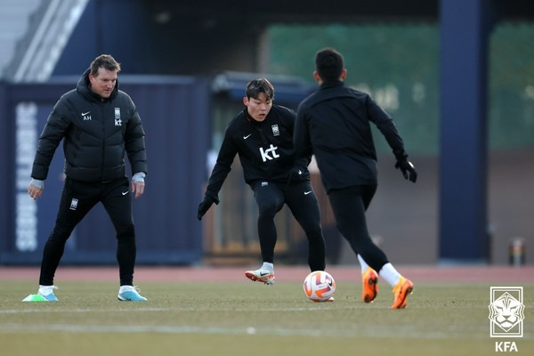 오현규(가운데, 한국 남자 축구 대표팀). 대한축구협회 제공