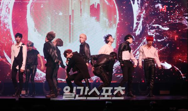 사진=더보이즈 '리빌' 무대