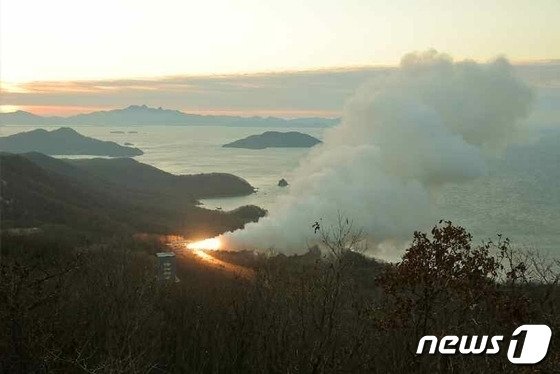 (평양 노동신문=뉴스1) = 북한의 신형 중거리탄도미사일용 로켓엔진 지상 연소시험. [국내에서만 사용가능. 재배포 금지. DB 금지. For Use Only in the Republic of Korea. Redistribution Prohibited] rodongphoto@news1.kr